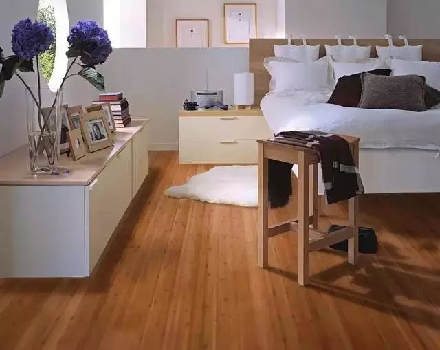 瓷磚與木地板的利弊|一句話(huà)告訴你新房裝修鋪木地板還是鋪瓷磚！
