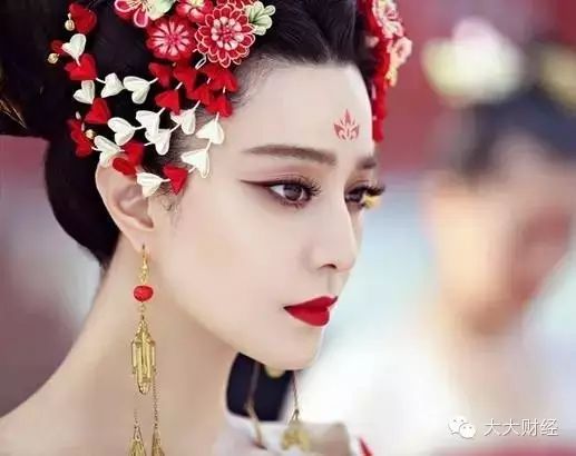 范冰冰空手套8亿! 股市如戏,全靠演技