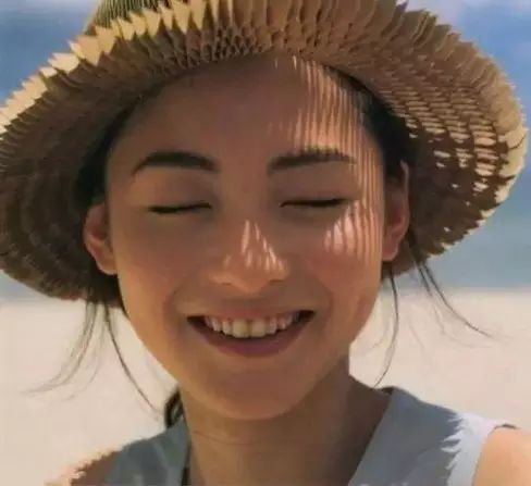 最美酒窝女星:唐嫣刘亦菲刘雯甜美指数大PK