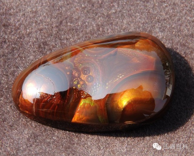 火玛瑙是什么？火玛瑙的功效作用、产地、鉴别详细讲解！