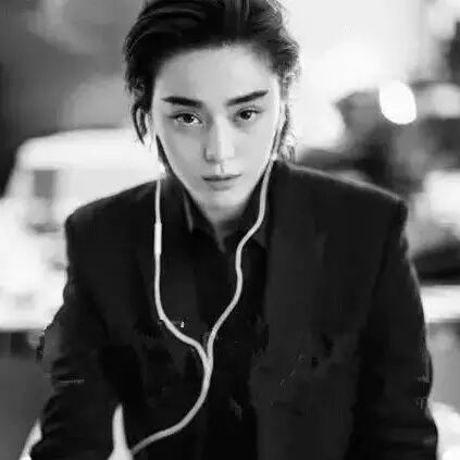 拍过胡霍情,把范冰冰拍成爷,陈漫马上要拍杰伦小公举与...