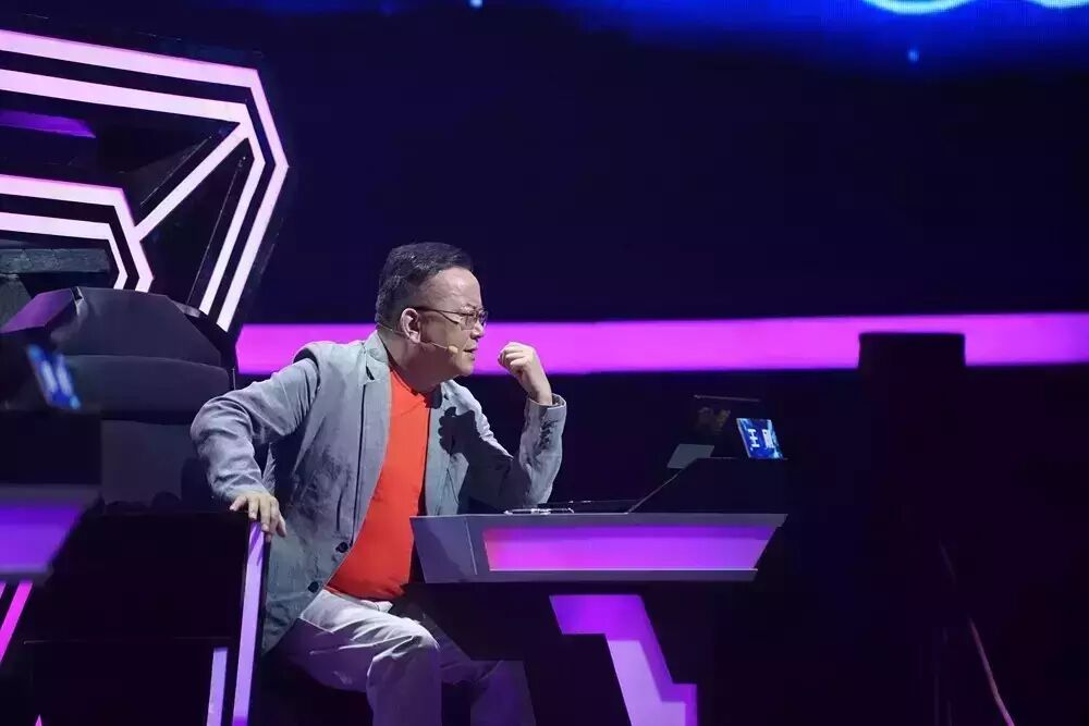 王刚:我们这个年纪,干嘛要讨好年轻人