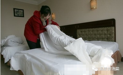 一个人该如何套被子呢？教你一种快速套被子的方法（图解）