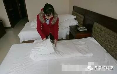 一个人该如何套被子呢？教你一种快速套被子的方法（图解）