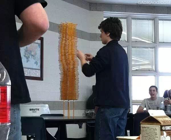 妹子们，放开他，有本事冲我来899 / 作者:奇葩处处有 / 帖子ID:107142