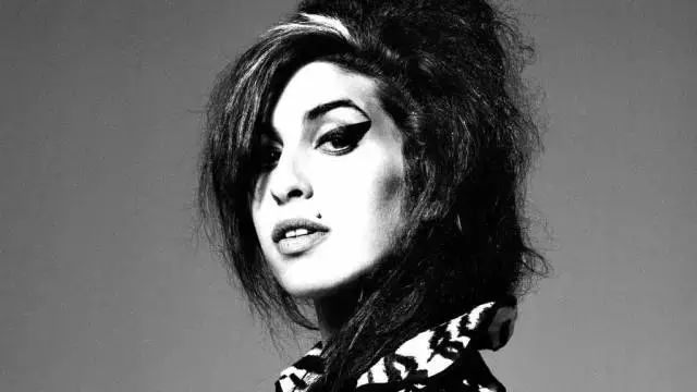 “毒后”Amy Winehouse