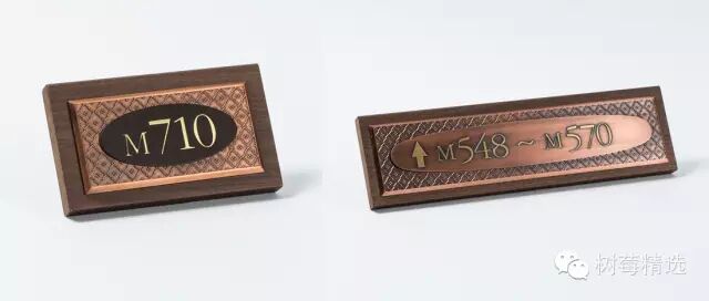 房间门牌和指引牌,售价约合人民币 300 到 500 元