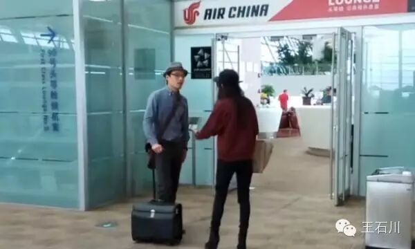 太奇葩了！用国产手机不配坐飞机？我们都被骗了！