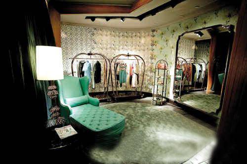 试衣镜前的小秘密，让人想要活在镜子里