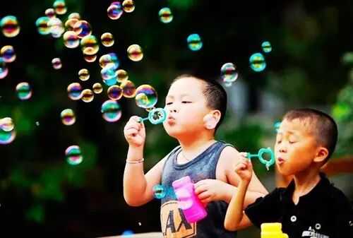 二十年前的儿童节，小时候我们就是光线利用大师