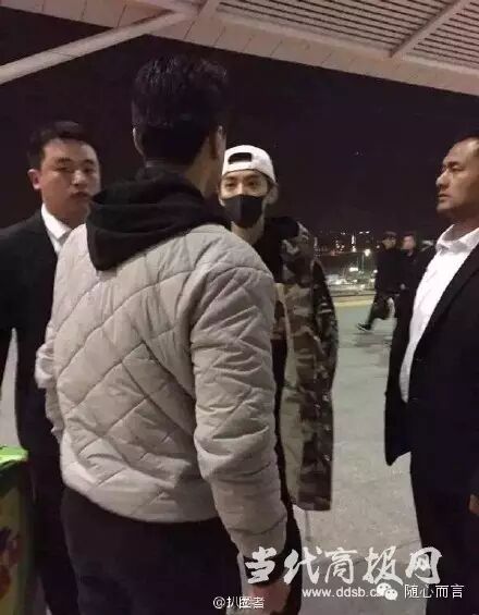 【微言追星】鹿晗被堵绍兴北站!