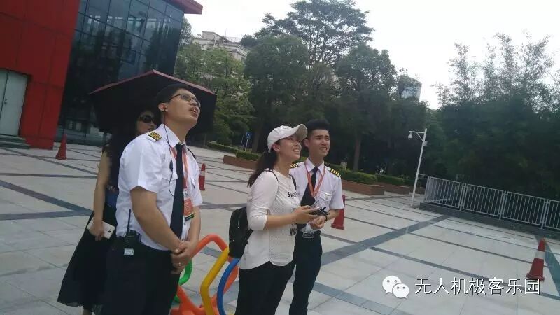 中科大智母親節(jié)無(wú)人機(jī)專(zhuān)題活動(dòng)——裝載母親的愛(ài)，我們一起飛翔！