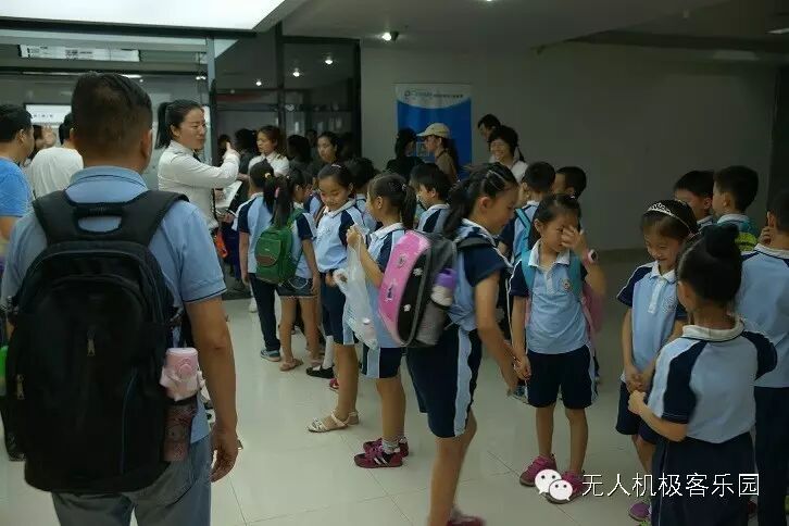 中科大智周六無(wú)人機(jī)沙龍活動(dòng)——明德小伙伴們的飛行夢(mèng)