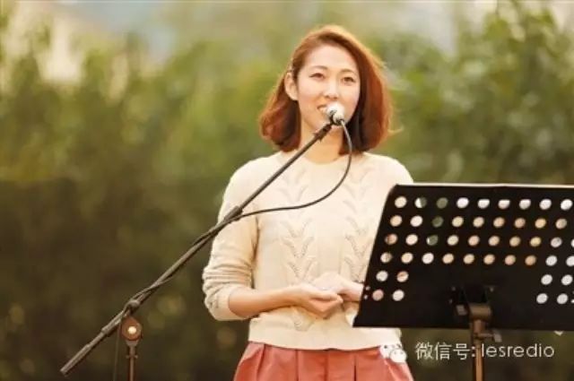 王若琳自曝曾女女恋,每个人潜意识里都有双性恋倾向.