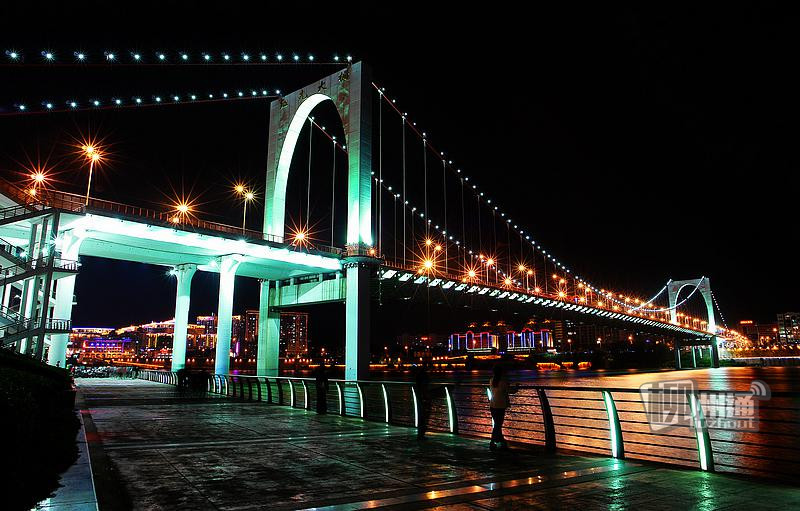 新柳州“艳照门”，震惊全时间！要亮瞎你的狗眼啦！！