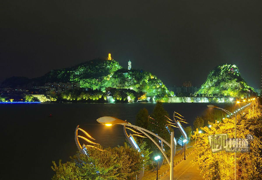 新柳州“艳照门”，震惊全时间！要亮瞎你的狗眼啦！！