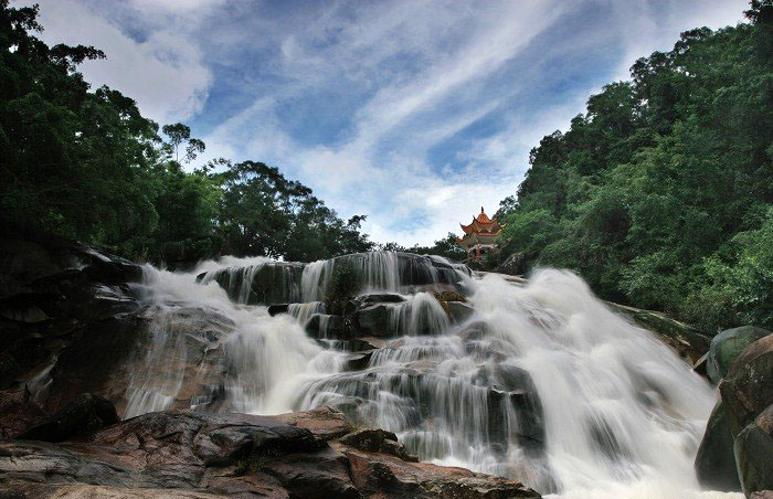 【慢游信宜】又发现一个适合信宜伙伴散心的旅游景点!瀑布倾泻 已醉.