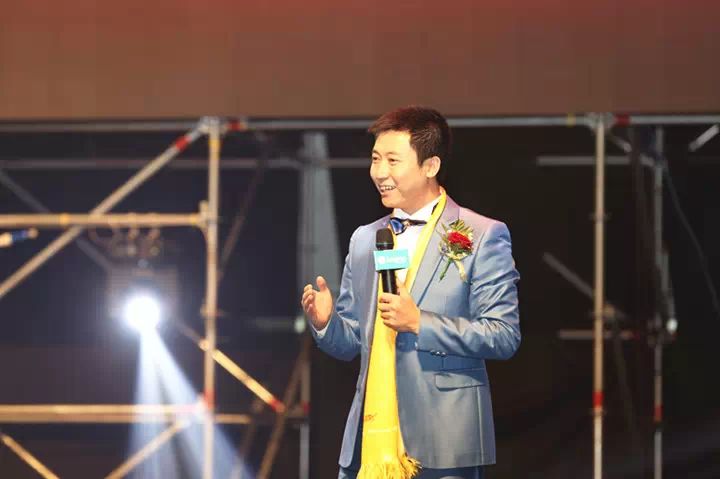 隆力奇2014年定制营销全球峰会暨2015年战略发布会