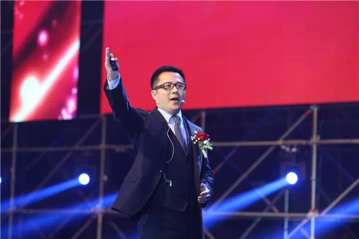 隆力奇2014年定制营销全球峰会暨2015年战略发布会