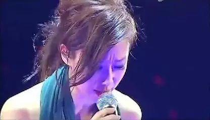 林忆莲现场演唱《为你我受冷风吹》,每一句都是故事~