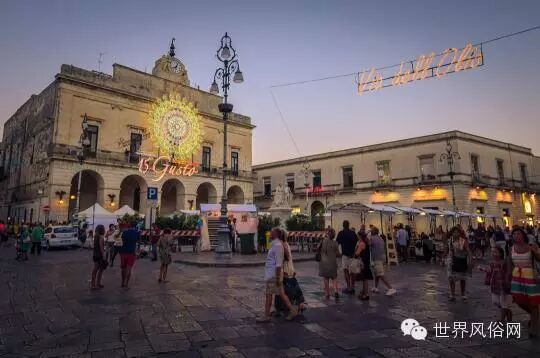 �̵�ŷ���ѹ���ʢ�Ľ���--����� ��Mercatino del Gusto����