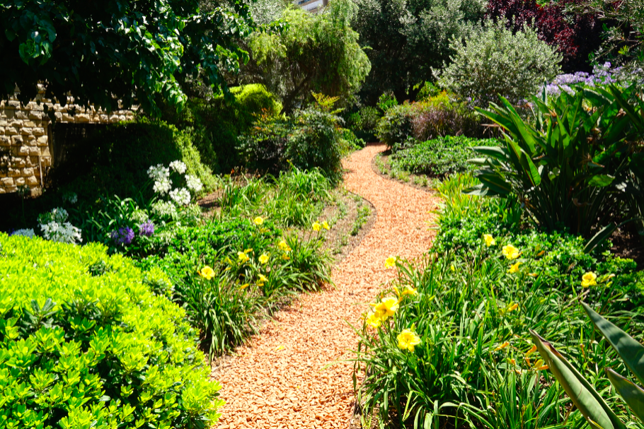 北石：寻觅消失的空中花园，以色列巴哈伊教圣地