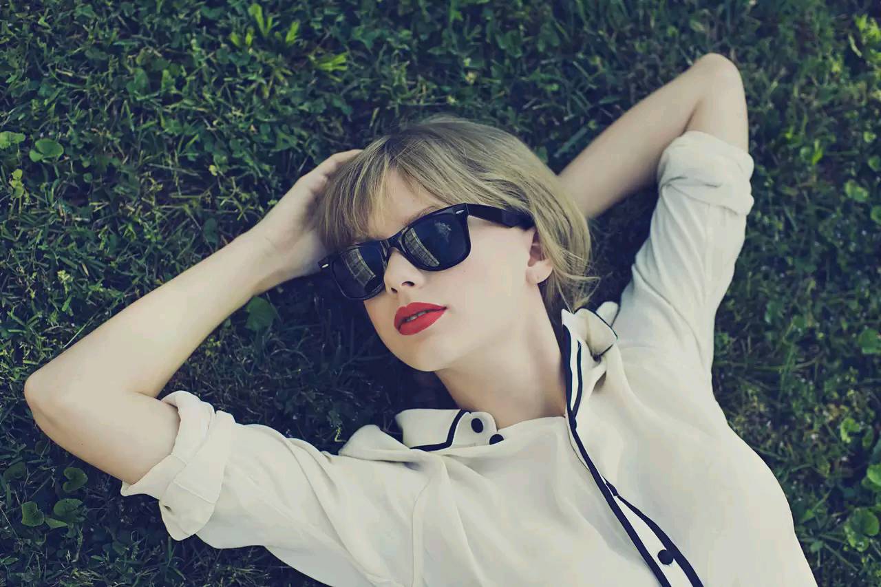 薇娱乐  Taylor Swift:分手又怎样?长的美不愁没人爱!