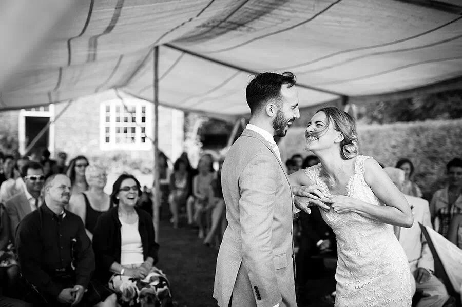 婚礼摄影不等于婚纱照，没有义务把你修的漂亮