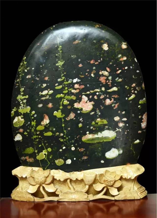 王延生：中国一绝——荷花石