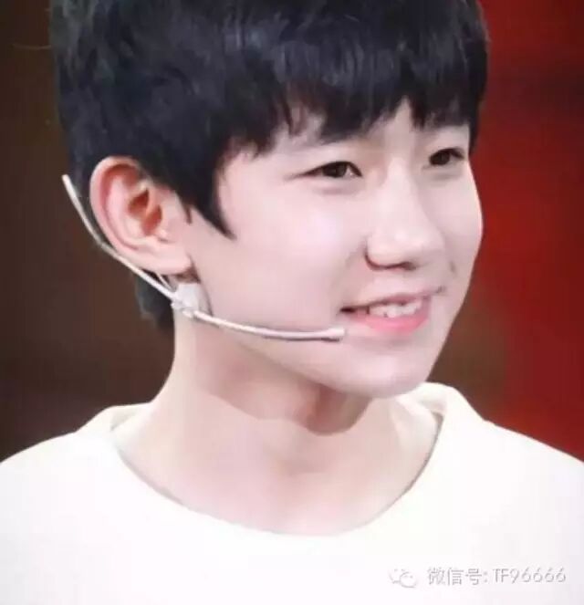 小汤圆说:“我们要一辈子陪着王源