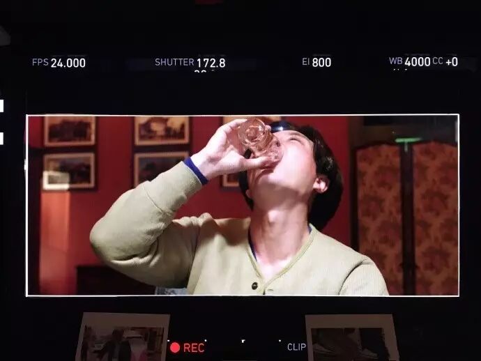 贾乃亮在啤酒里面加这个,十几杯都没有事?!