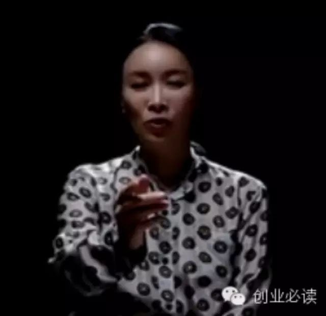 那英《有个爱你的人不容易》—听哭了