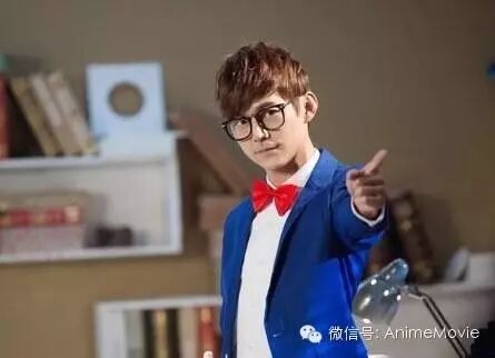 身高刚好!何炅COS江户川柯南!