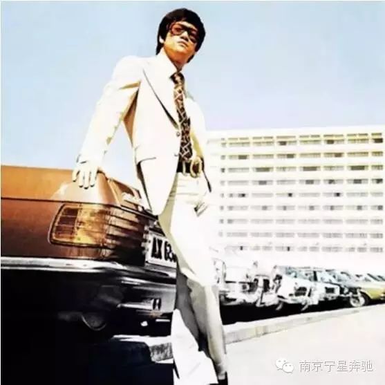 不谈功夫与肌肉,说说李小龙和奔驰的故事