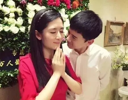 谢娜前男友叫刘烨,却不知张杰前女友.....震惊了!