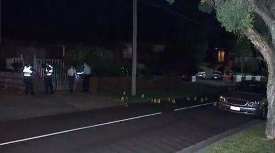 唉，乱套了！墨尔本北区遭匪徒机枪扫射，下月叙难民也将安顿在这里...‏