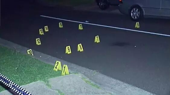 唉，乱套了！墨尔本北区遭匪徒机枪扫射，下月叙难民也将安顿在这里...‏