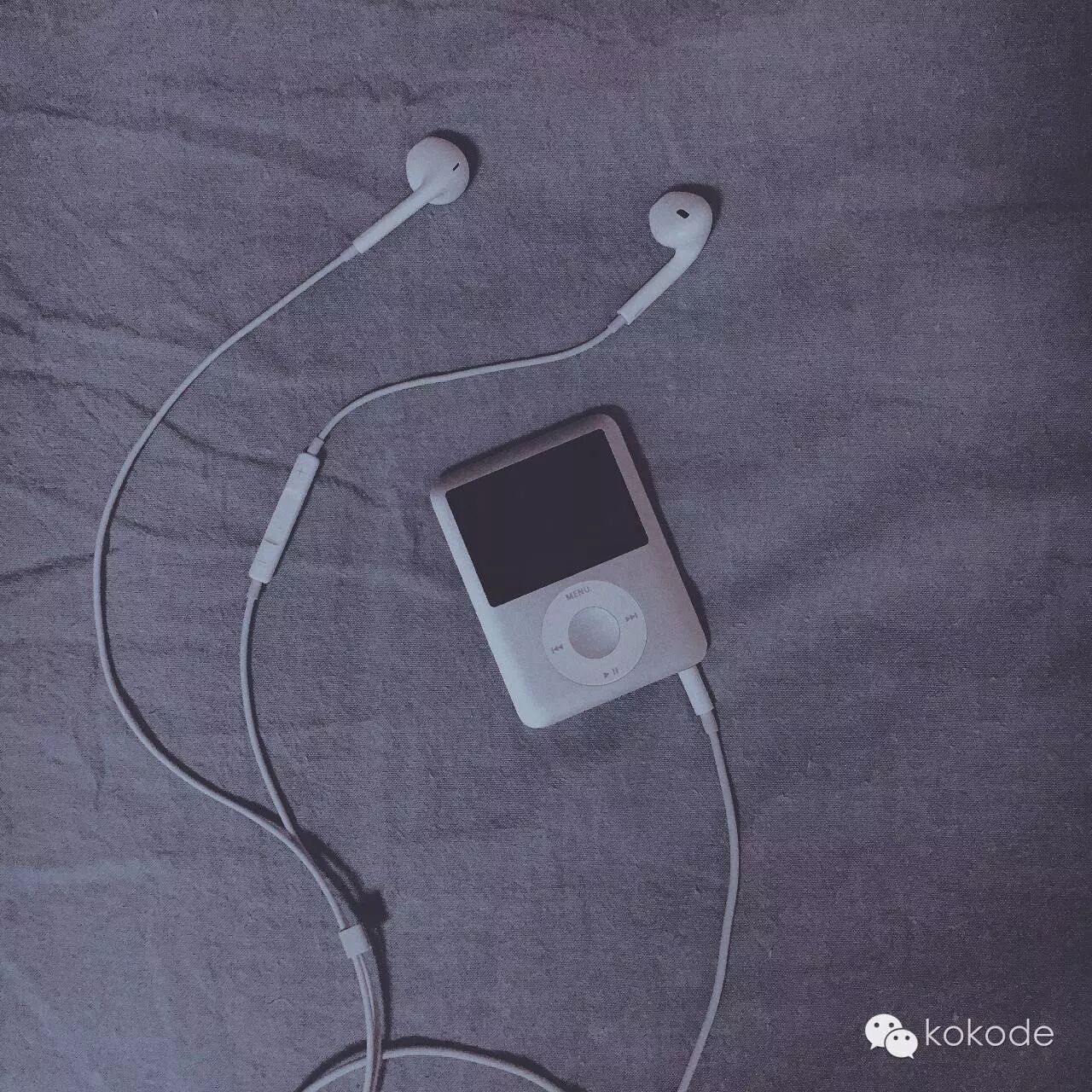 躲在冷气房里听iPod