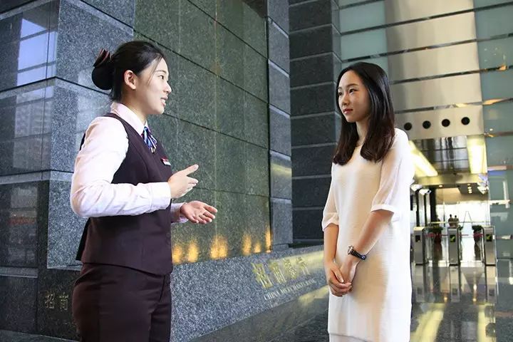 招行国内首推atm刷脸取款,韩系美女带你亲身体验!