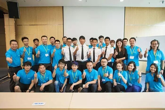 廣東能飛無(wú)人機(jī)學(xué)院第九期無(wú)人機(jī)培訓(xùn)班開(kāi)班典禮