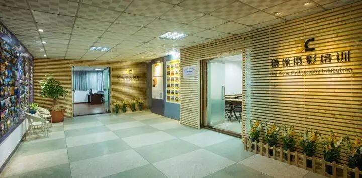 能飛無(wú)人機(jī)培訓(xùn)學(xué)院