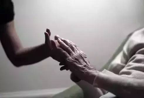 她21岁背弃父母和一个男人私奔，做了数次人流，最后...893 / 作者:分叉路口 / 帖子ID:159125