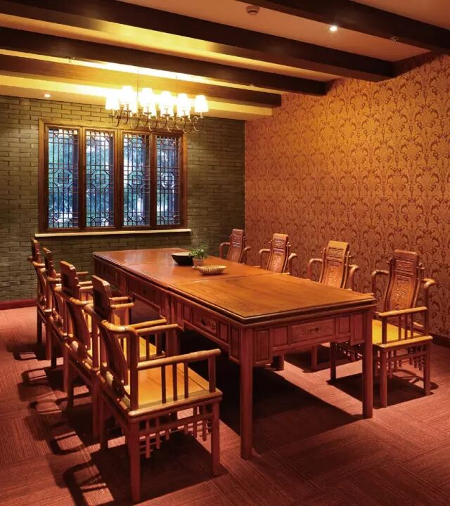 红木家具冬季保养“四要四不要”