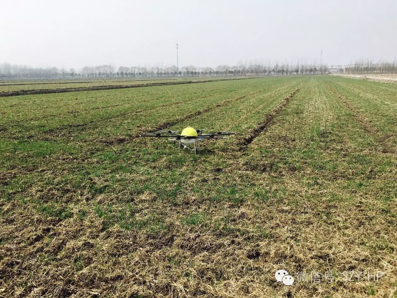 智慧農(nóng)業(yè)、科技農(nóng)業(yè)需要“神器” 植保無人機(jī)