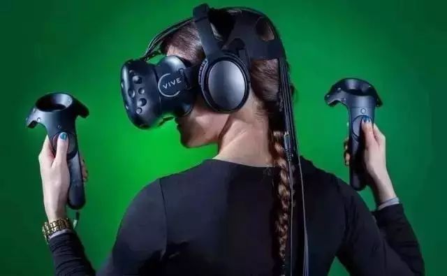 原来,这才是VR游戏真正的样子 (视频)3476 作者: 来源: 发布时间:2024-3-21 23:36