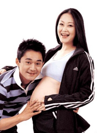 很会来事儿的,江国宾跟她女儿还有妈妈都成为好盆友,最后连于佳卉的大