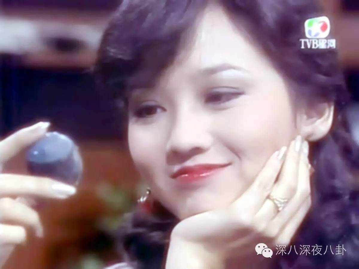 61岁的赵雅芝要上真人秀了,除了不老神话,她还是我们童年回忆里最美的妖精