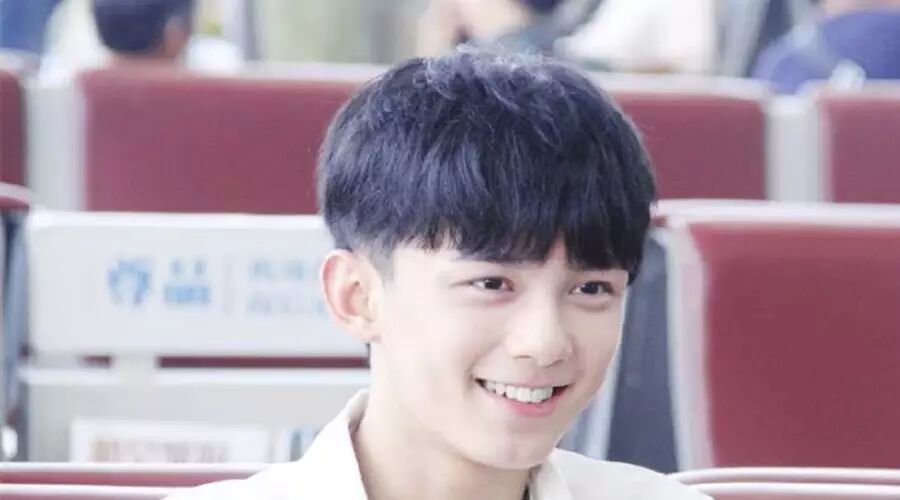 情商满分会搞怪 开扒吴磊这撩妹技能满点的boy