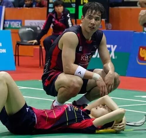 【视频曝光】金荷娜被误伤,拍子已断