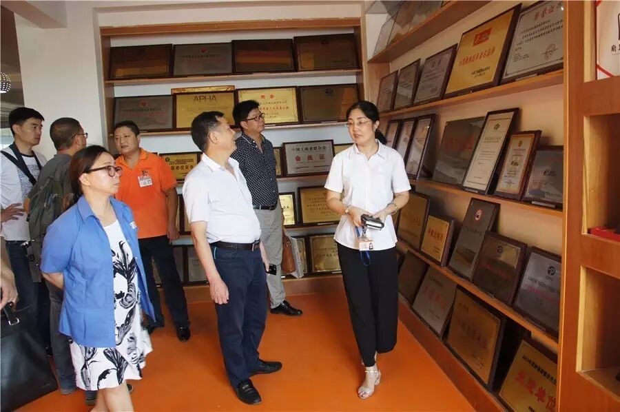 燃氣烤爐,旋轉爐,熱風循環爐,冷凍醒發箱,起酥機,組合爐-賽思達-世界級烘焙設備品牌